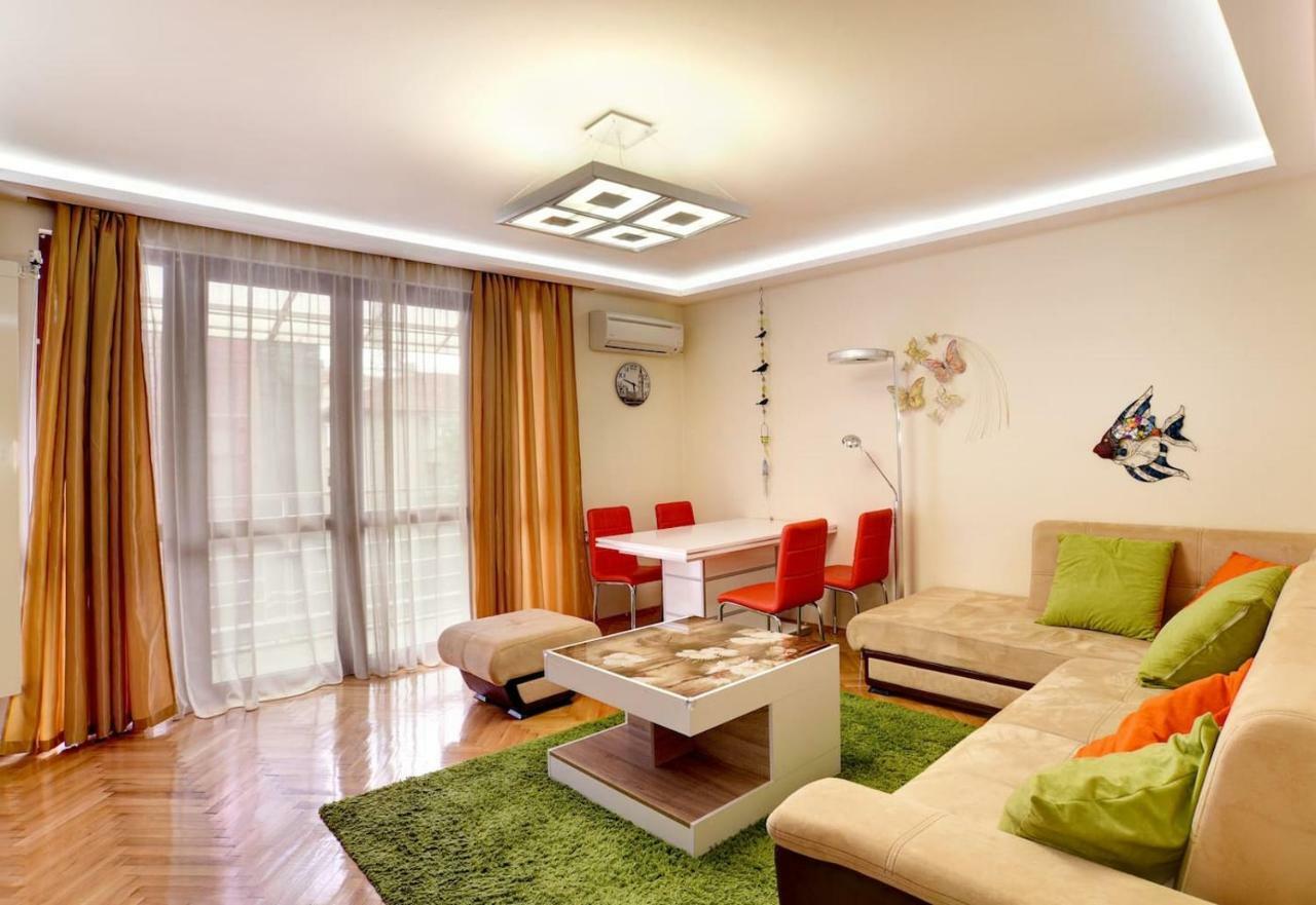 Spacious And Stylish Apartment In The Heart Of Sofia Plus Parking Exterior foto